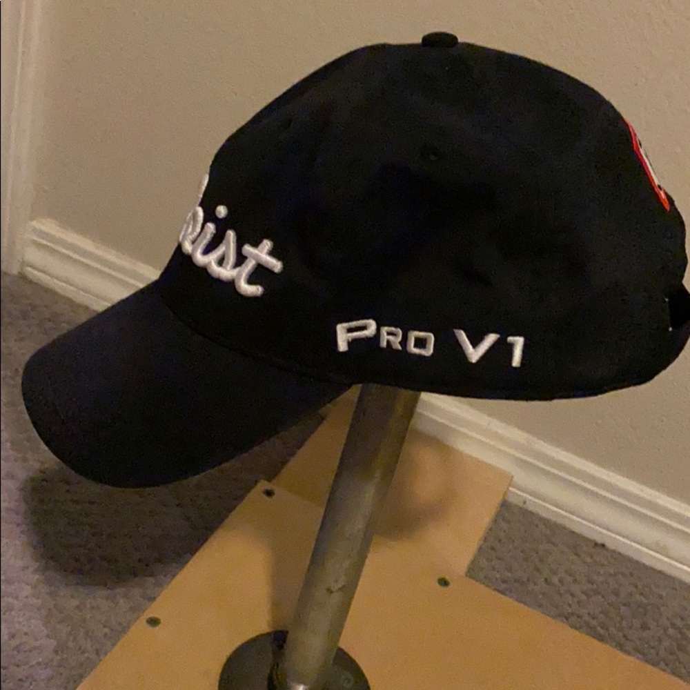 Titleist Golf hat - Picture 2 of 5